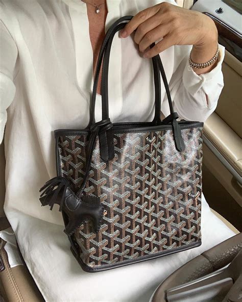 goyard shoulder bag women|goyard tote bag price uk.